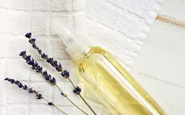 بهترین روغن‌های طبیعی برای درمان ترک پوست کدامند؟