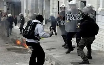  تظاهرات ضد ریاضتی مردم یونان به خشونت کشیده شد 