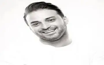 سلفی شاد آقای خواننده با پسر و همسر جدیدش 