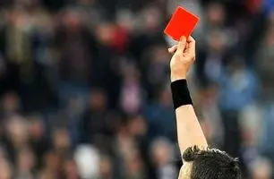 فیلم| شوک در خط دفاع المحرق؛ اخراج بازیکن کلیدی تیم بحرین برابر استقلال