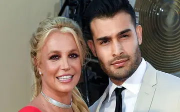 کتک خوردن سام اصغری توسط بریتنی! | بریتنی اشک سام اصغری را درآورد!