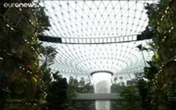 مرتفع‌ترین آبشار سرپوشیده جهان در فرودگاه سنگاپور