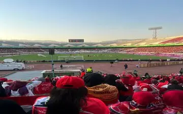 تیپ‌ اروپایی دختر پرسپولیسی در ورزشگاه آزادی+عکس 