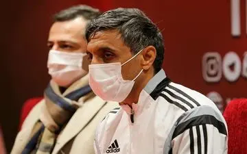  خطیبی: نام تراکتور از همه نام‌ها بزرگتر است/ انشاالله یک تیم قوی و محکم برای نیم‌فصل دوم آماده کنیم