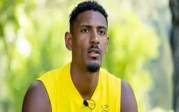 سرطان بدخیم ستاره فوتبال/ مهاجم دورتموند شیمی درمانی می‌شود