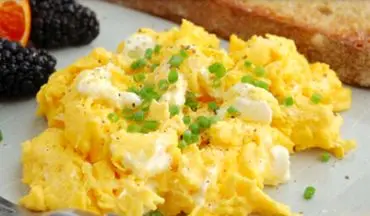  همزمان تخم‌ مرغ و پنیر را با هم نخورید!