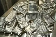 نخستین بار در ۱۴ سال اخیر؛ نقره از مرز ۴۷ دلار عبور کرد