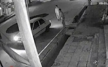 سقوط پراید در حفره بزرگ خیابان ولیعصر 