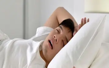 چگونه می‌توان خروپف را متوقف کرد؟