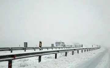  جاده‌های ۵ استان شاهد بارش برف است