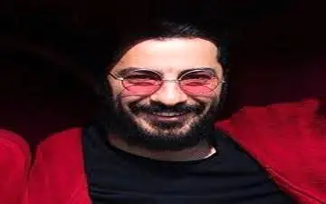 عکس: تولد نوید محمدزاده در کنار پدر و مادرش