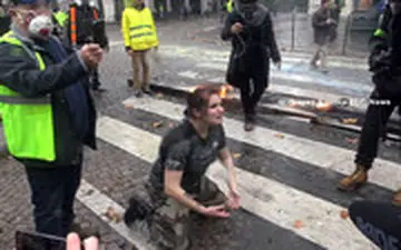  ویدئویی تکان‌دهنده از تظاهرات پاریس+زیرنویس فارسی