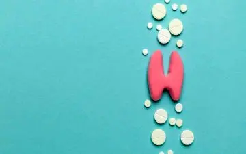 علائم تیروئیدِ کم‌کار در کودکان و نوجوانان