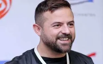 سلفی هومن سیدی و نیکی کریمی به همراه طرفدارانشان (عکس)