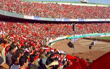 شعار عجیب پرسپولیسی‌ها برای علی کریمی!