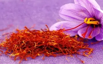 روش صحیح دم کردن زعفران با آب جوش