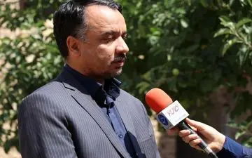 جابجایی دکل های برق از محوطه گردشگری آب پخش کن سمنان