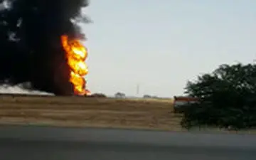 انفجار لوله نفت در خوزستان با ضربه بیل مکانیکی
