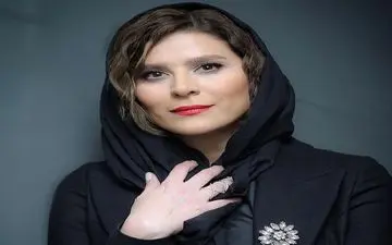 موتورسواری “سحر دولتشاهی” در وسط کویر/ عکس