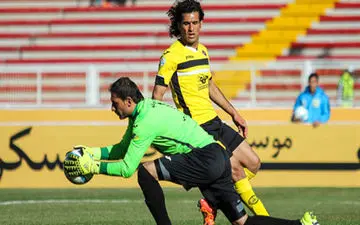 جنجال جدید؛ افشاگری تُند رحمان احمدی از تبانی برابر سپاهان!