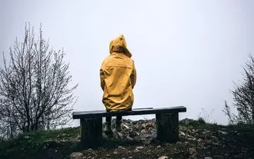 افسردگی زمستانی: علائم، راهکارها و پیشگیری