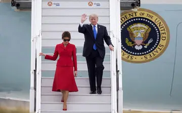 لباس بانوی اول آمریکا در سفر به فرانسه