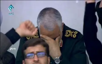 عکس/ گریه سردار قاسم سلیمانی هنگام سخنرانی رهبر انقلاب