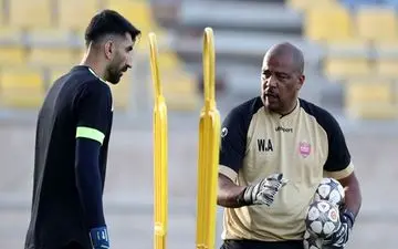 
کری‌خوانی سرخپوشان در تمرین چهارشنبه 