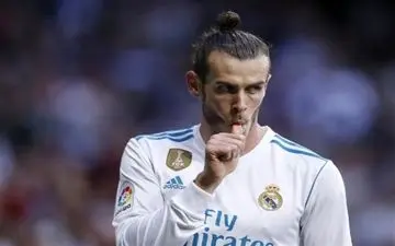 حاشیه‌آفرینی جدید گرت بیل با ژست گلف+عکس