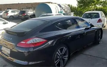 رضا عنایتی، صاحب این پورشه میلیاردی است 