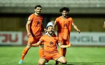 لیگ یک/ فردین بازی برای صدرنشینی سایپا