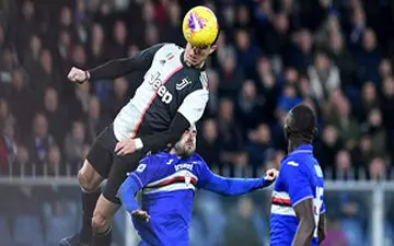 چالش پرش تاریخی رونالدو در خیابان‌های پاریس! + فیلم