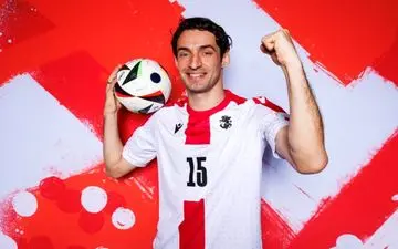 گولسیانی و اهدای پیراهن یورو به یک هوادار