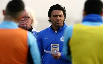  سوت کارلوس کی‌روش در دست فرهاد مجیدی + عکس