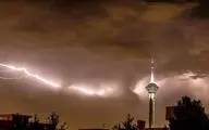 مصدومیت 6 زن و مرد تهرانی در طوفان شب گذشته