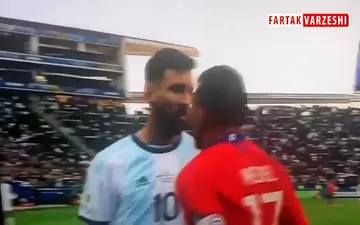 لحظه درگیری مسی و مدل از زاویه پشت دروازه