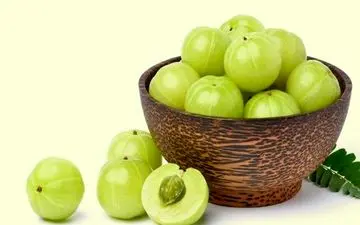 این میوه دارویی از ریزش مو جلوگیری می‌کند| چرا آمله برای مو مفید است؟

