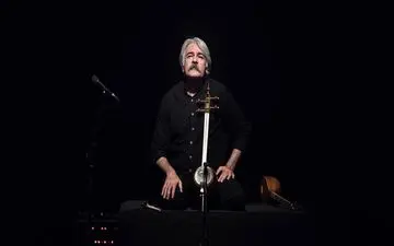 جایزه جهانی وومکس در دستان کیهان کلهر