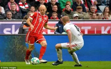 ستاره هلندی بایرن از فوتبال خداحافظی می کند؟ 