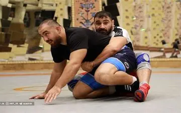 کامران قاسم‌پور یا مجتبی گلیج؛ کدام کشتی‌گیر به هانگژو می‌رود؟ 