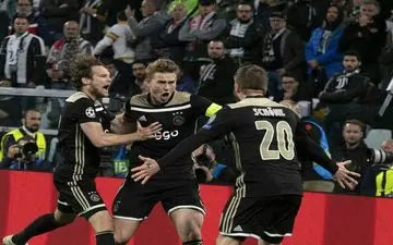 صعود بی‌دردسر مسی و یاران / حذف رونالدو و یوونتوس به دست آژاکس شگفتی‌ساز