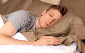 حکم شرعی جنب شدن در خواب هنگام روزه‌داری چیست؟