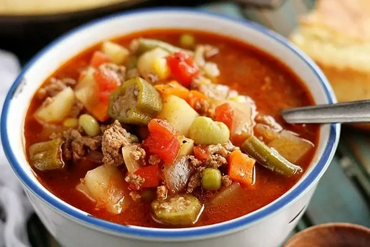 سوپ بامیه: طرز تهیه ساده و خوشمزه خانگی