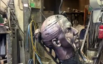 جنجال بر سر مجسمه زلاتان +تصاویر