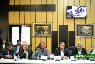 جلسه کارگروه توسعه صادرات غیر نفتی با حضور وزیر صمت، استاندار و جمعی از مدیران استان
