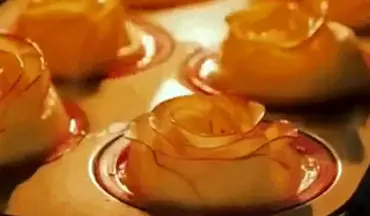 تزیین سیب به شکل قو و گل رز