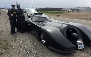  پلیس خودروی بتمن را متوقف کرد!+فیلم