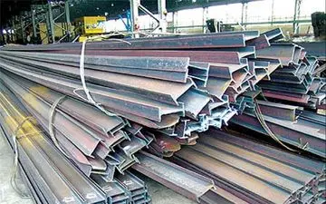 انبار ۳۳ میلیاردی احتکار آهن آلات و پروفیل در خمینی‌شهر کشف شد