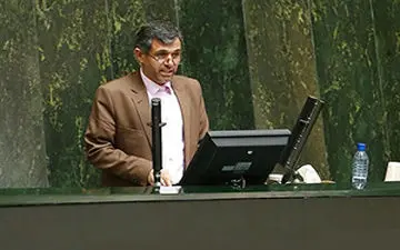 نماینده مخالف عملکرد وزیر کشاورزی: واردات بی‌رویه، زندگی کشاورزان و دامداران را فلج کرده است + فیلم