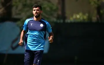 این ستاره  استقلال برای بازی با ملوان رگ می‌دهد! (عکس)